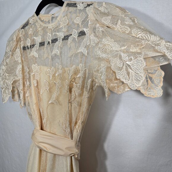 Vintage ILGWU UNION MADE Fairy Modern Edwardian CREAM Wedding Gown Dress Size 4. - Picture 6 of 17